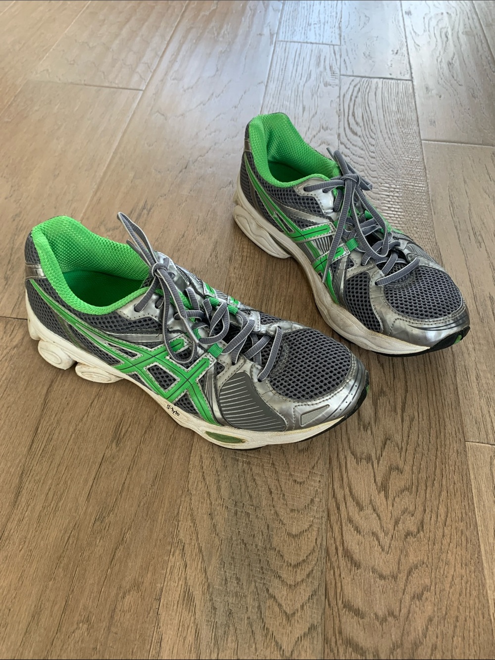 Women’s Asics GEL-BLUR 33 Size 9